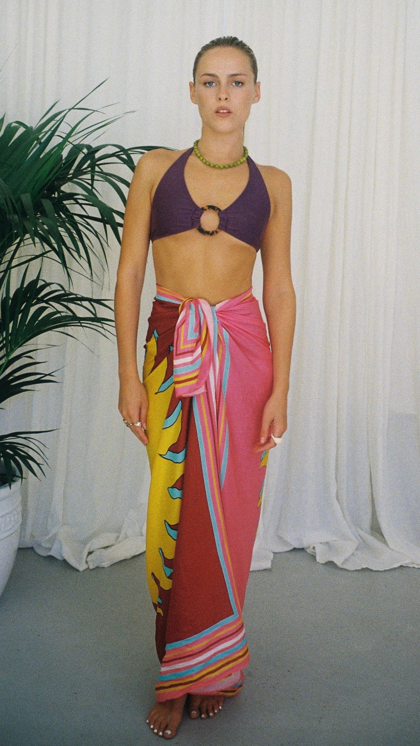 Pink sarong with yellow sun. Sarong with line boarder. BELLARUCHI Sun sarong. Cotton Silk travel, vacation sarong. Cotton Silk Pareo. Sun Pareo. 