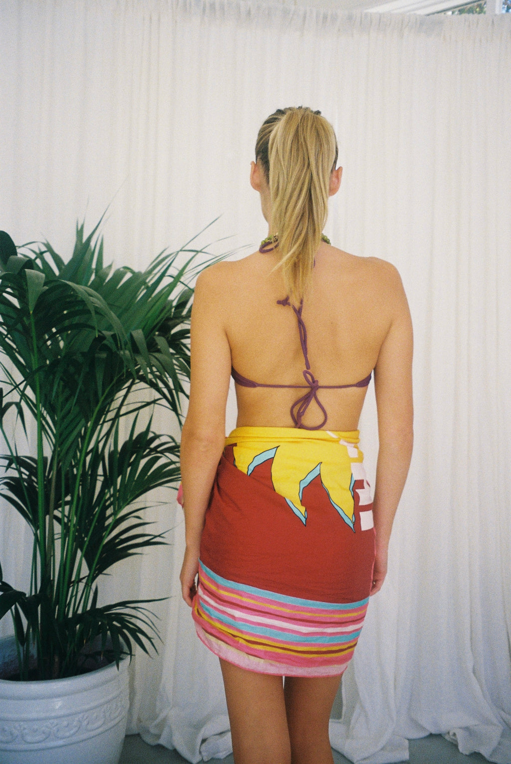Pink sarong with yellow sun. Sarong with line boarder. BELLARUCHI Sun sarong. Cotton Silk travel, vacation sarong. Cotton Silk Pareo. Sun Pareo. 