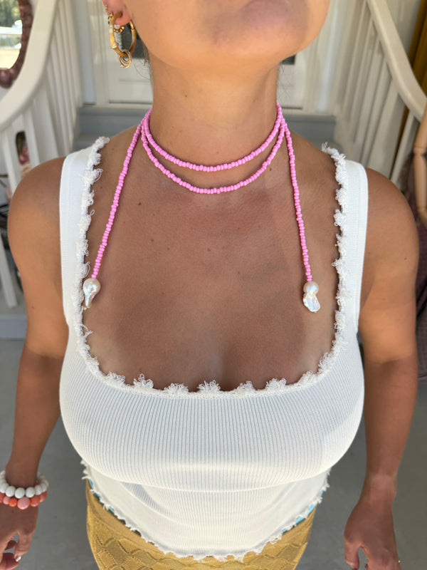 THREADED X BELLARUCHI Tie Bead & Baroque Pearl Necklace - Pink